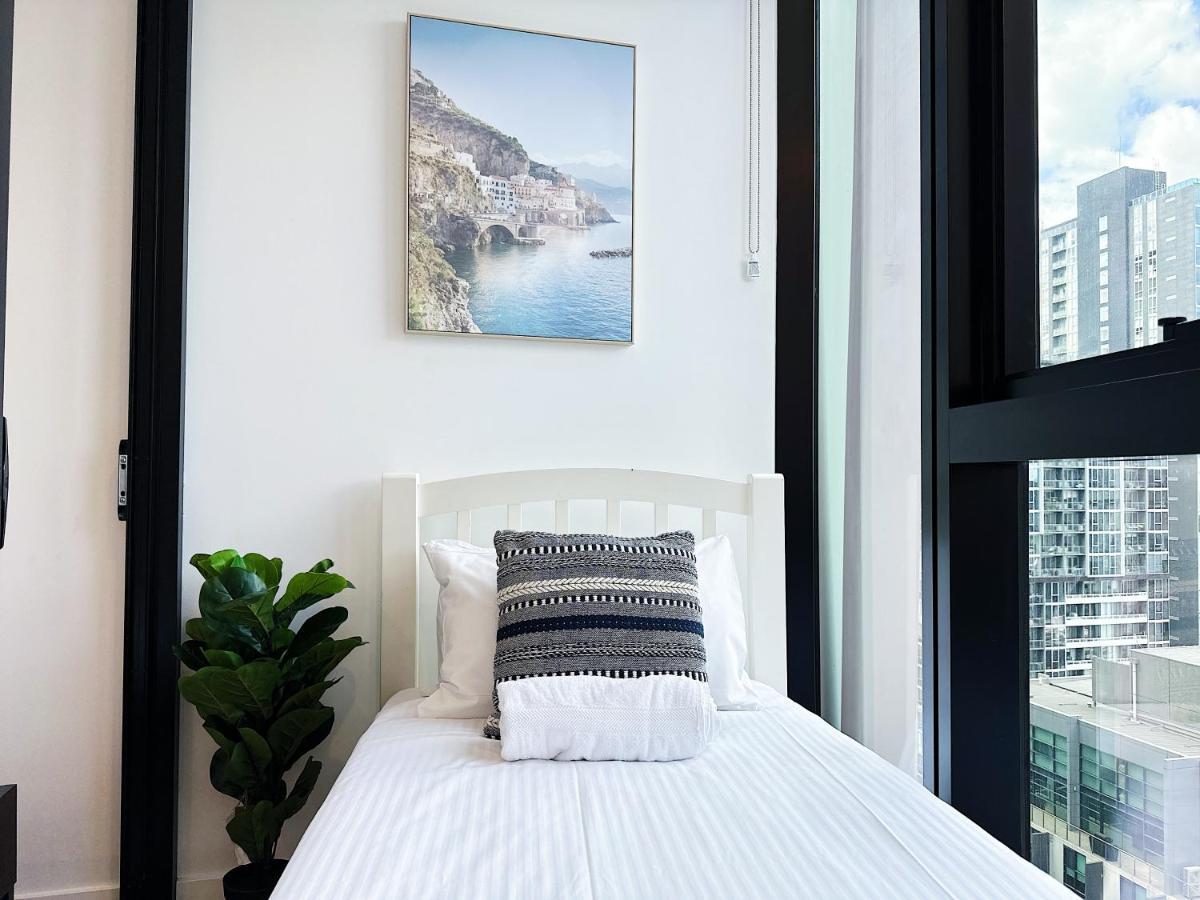 Appartamento Beautiful Skyview Cbd Highrise 3Beds With Carpark Available Melbourne Esterno foto