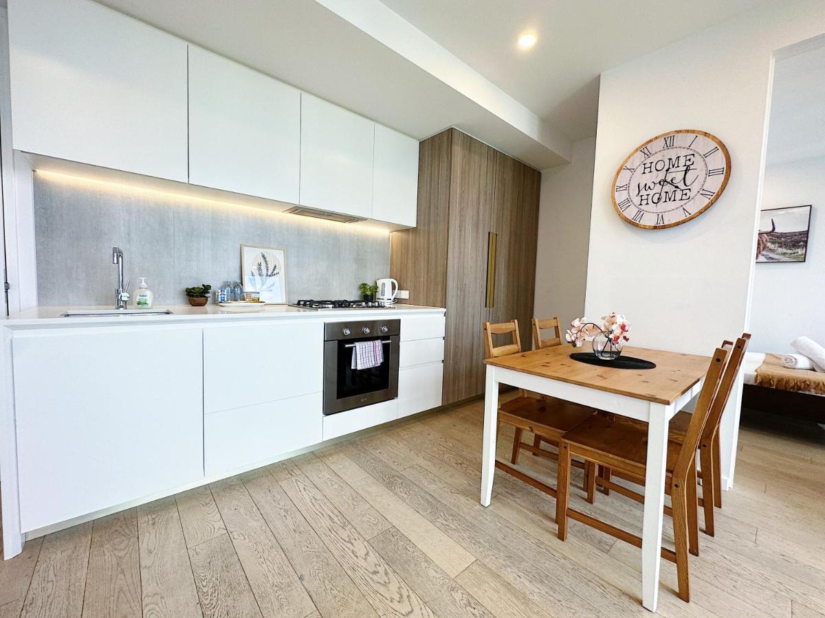 Appartamento Beautiful Skyview Cbd Highrise 3Beds With Carpark Available Melbourne Esterno foto